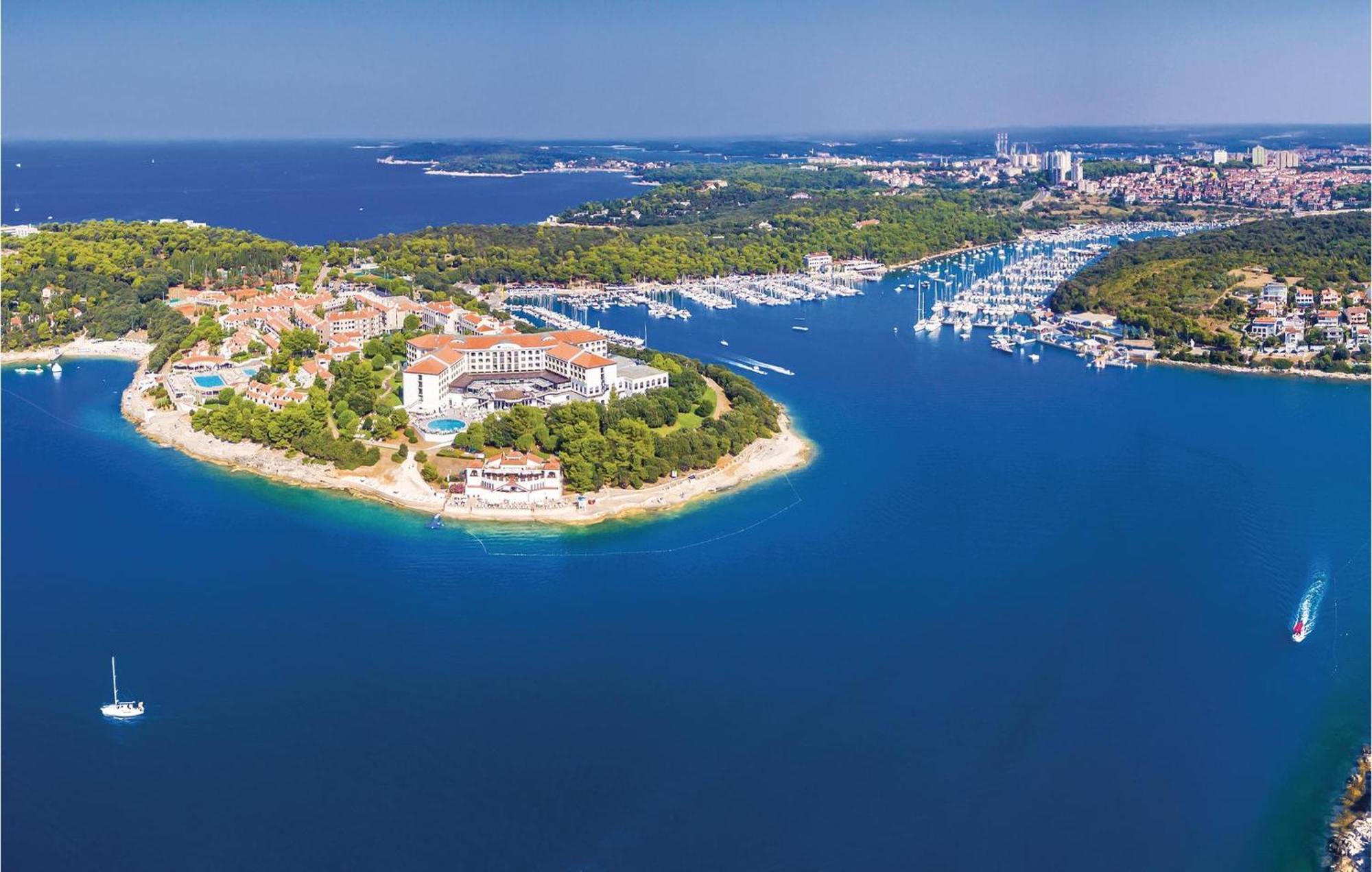 Awesome Studio In Pula With Wifi Exterior photo